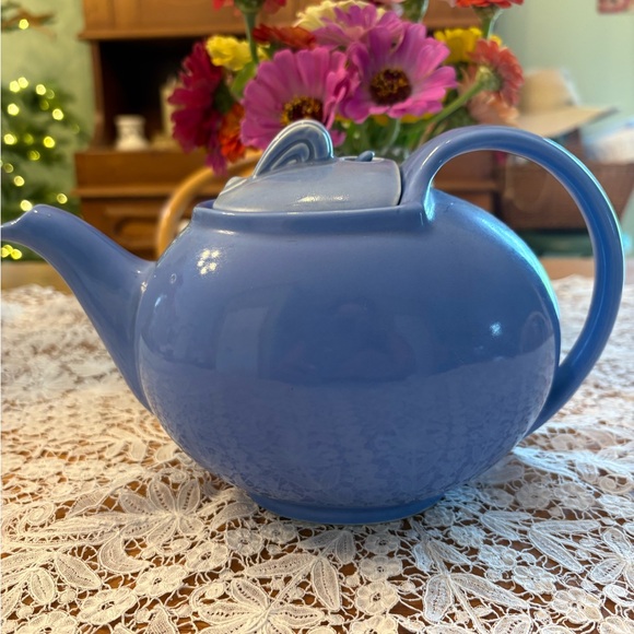 Vintage Art Deco Teapot POWDER BLUE 2-tone Hall retro kitchen Cottagecore Fun! - Picture 1 of 10